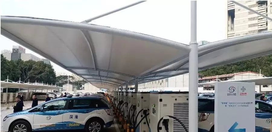 沃尔携手罗宾森 亮相深圳留创站03.jpg 沃尔携手罗宾森 亮相深圳留创站03.jpg