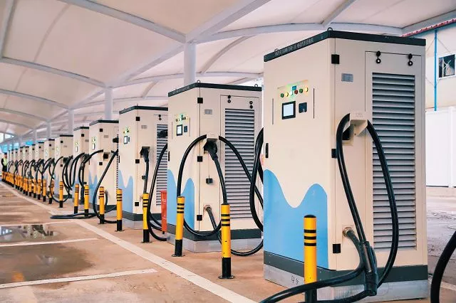 沃尔携手罗宾森 亮相深圳留创站04.jpg 沃尔携手罗宾森 亮相深圳留创站04.jpg